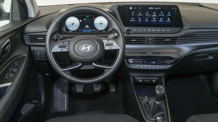 Hyundai i20 VS Suzuki Swift. Ποιο ξεχωρίζει σε εξοπλισμό ασφαλείας και άνεσης; Hyundai i20 VS Suzuki Swift. Ποιο ξεχωρίζει σε εξοπλισμό ασφαλείας και άνεσης;