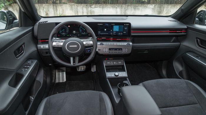 Hyundai Kona VS Nissan Qashqai Hybrid 190ps. Ποιο ξεχωρίζει σε εξοπλισμό ασφαλείας και άνεσης; Hyundai Kona VS Nissan Qashqai Hybrid 190ps. Ποιο ξεχωρίζει σε εξοπλισμό ασφαλείας και άνεσης;