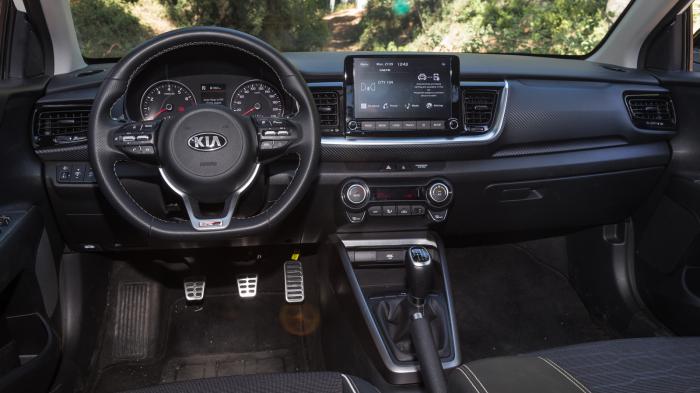Kia Stonic VS VW T-Cross: Ποιο ξεχωρίζει σε εξοπλισμό ασφαλείας και άνεσης; Kia Stonic VS VW T-Cross: Ποιο ξεχωρίζει σε εξοπλισμό ασφαλείας και άνεσης;