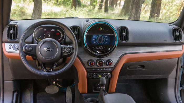 Mini Countryman. Πόσο καλό είναι σε εξοπλισμό άνεσης και ασφαλείας; Mini Countryman. Πόσο καλό είναι σε εξοπλισμό άνεσης και ασφαλείας;