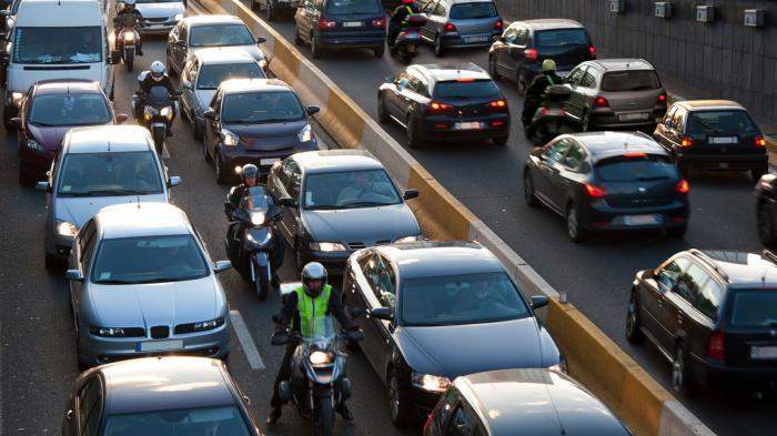 Έχουν γίνει έρευνες στις ΗΠΑ και στη Γαλλία σχετικά με τις σφήνες των μοτοσικλετών