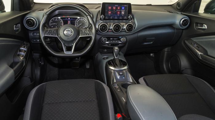 Nissan Juke Hybrid VS Toyota Yaris Cross Hybrid. Ποιο ξεχωρίζει σε εξοπλισμό ασφαλείας και άνεσης;