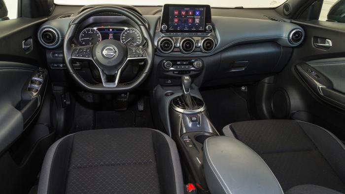 Nissan Juke Hybrid VS Toyota Yaris Cross Hybrid. Ποιο ξεχωρίζει σε εξοπλισμό ασφαλείας και άνεσης; Nissan Juke Hybrid VS Toyota Yaris Cross Hybrid. Ποιο ξεχωρίζει σε εξοπλισμό ασφαλείας και άνεσης;