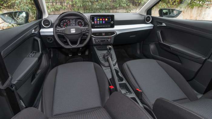 Seat Ibiza VS Volkswagen Polo. Ποιο ξεχωρίζει σε εξοπλισμό ασφαλείας και άνεσης; Seat Ibiza VS Volkswagen Polo. Ποιο ξεχωρίζει σε εξοπλισμό ασφαλείας και άνεσης;