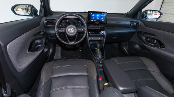 Toyota Yaris Cross Hybrid 4x4 VS Vw T-roc 150ps Automatic. Ποιο ξεχωρίζει σε εξοπλισμό ασφαλείας και άνεσης; Toyota Yaris Cross Hybrid 4x4 VS Vw T-roc 150ps Automatic. Ποιο ξεχωρίζει σε εξοπλισμό ασφαλείας και άνεσης;