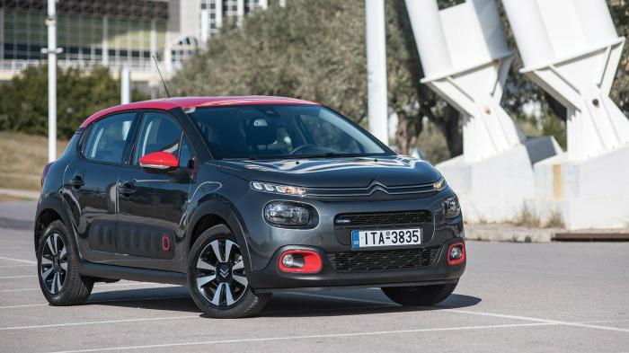 Στα πλαϊνά του νέου Citroen C3 ξεχωρίζουν τα, αλά C4 Cactus, πλαστικά προστατευτικά Airbumps.