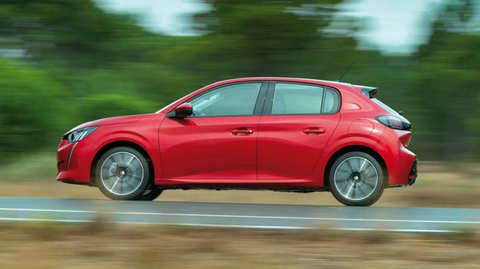    Peugeot 208   ;