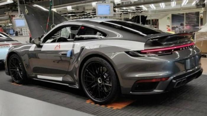            Porsche 911 Turbo,             .