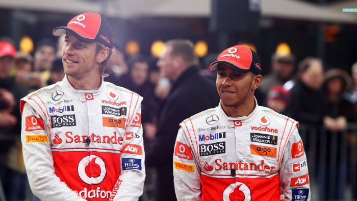 Σε αποκαλύψεις για την σχέση με του με τον Lewis Hamilton προχώρησε στο βιβλίο του ο Jenson Button.