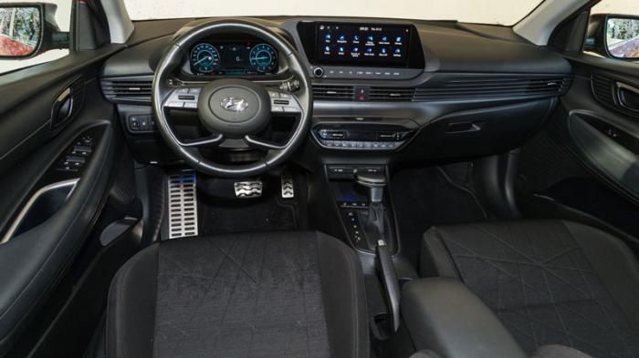 Hyundai Bayon 100 PS 7DCT: Πόσο καλό είναι σε εξοπλισμό άνεσης και ασφαλείας; Hyundai Bayon 100 PS 7DCT: Πόσο καλό είναι σε εξοπλισμό άνεσης και ασφαλείας;