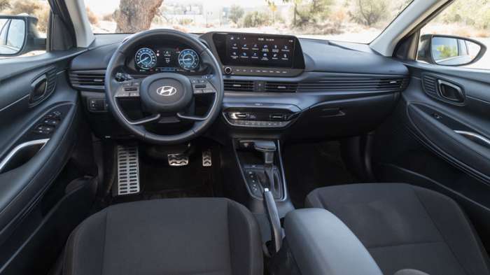 Πόσο καλό είναι το ανανεωμένο Hyundai Bayon σε εξοπλισμό άνεσης και ασφαλείας; Πόσο καλό είναι το ανανεωμένο Hyundai Bayon σε εξοπλισμό άνεσης και ασφαλείας;