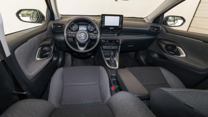 Toyota Yaris Hybrid 116ps VS Volkswagen Polo 95ps. Ποιο ξεχωρίζει σε εξοπλισμό ασφαλείας και άνεσης;