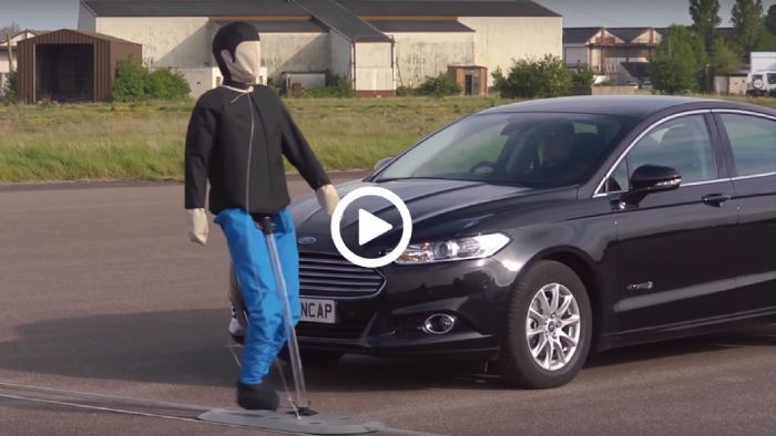 Δείτε σε video πώς πραγματοποιεί ο EuroNCAP τις δοκιμές σύγκρουσης με πεζό και μάθετε ποια είναι τα πέντε μοντέλα με την υψηλότερη βαθμολογία στην ασφάλεια πεζών