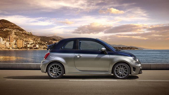Το Abarth 695 Rivale είναι η ειδική έκδοση, που σχεδιάστηκε σε συνεργασία με την Riva, την παγκοσμίου φήμης ιταλική κατασκευάστρια εταιρία γιοτ.