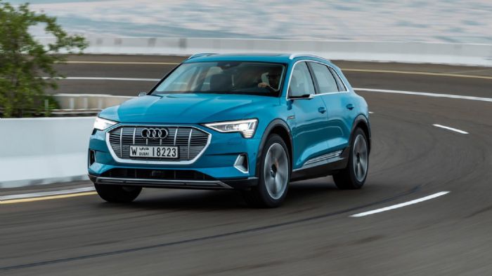   Audi e-tron.