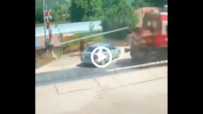 Αυτοκίνητο εξαφανίστηκε σε κλάσματα δευτερολέπτου [video]