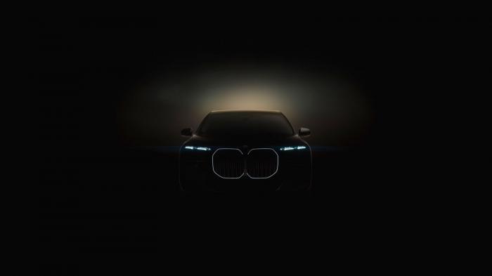 BMW i7:     