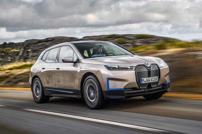    600 .    BMW iX