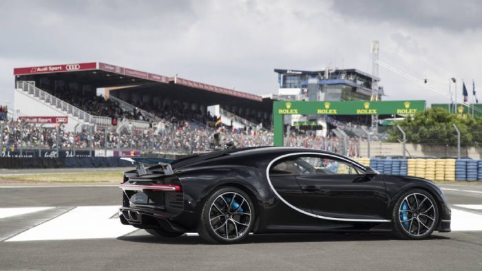 Πιάνοντας τα 380 χλμ./ώρα στην πίστα του Le Mans, η νέα Bugatti Chiron των 1.500 ίππων, αποδείχθηκε πιο γρήγορη ακόμα και από τα αυτοκίνητα που συμμετείχαν στον θρυλικό αγώνα.