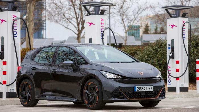 CUPRA Born:      Plug & Charge