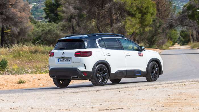 Citroen C5 Aircross VS Renault Arkana Automatic 140ps Βαθμολογίες. Ποιο είναι καλύτερο σε κατανάλωση, χώρους, επιδόσεις, εγγυήσεις. Citroen C5 Aircross VS Renault Arkana Automatic 140ps Βαθμολογίες. Ποιο είναι καλύτερο σε κατανάλωση, χώρους, επιδόσεις, εγγυήσεις.