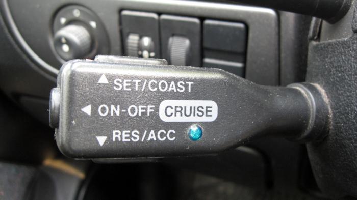 Cruise control: Οικονομία ή πεταμένα λεφτά; Cruise control: Οικονομία ή πεταμένα λεφτά;