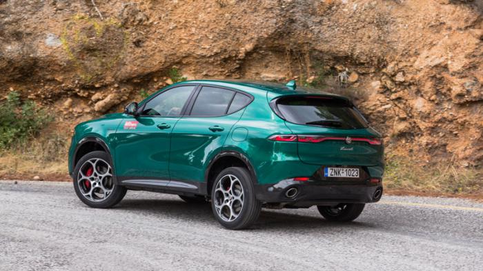 Alfa Romeo Tonale Plug-in Hybrid Q4: Τι βαθμό παίρνει σε κατανάλωση, χώρους, επιδόσεις και εγγυήσεις;