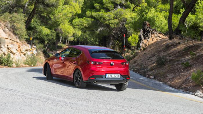 Mazda 3 e-Skyactiv 186 PS: Τι βαθμό παίρνει σε κατανάλωση, χώρους, επιδόσεις, εγγυήσεις;