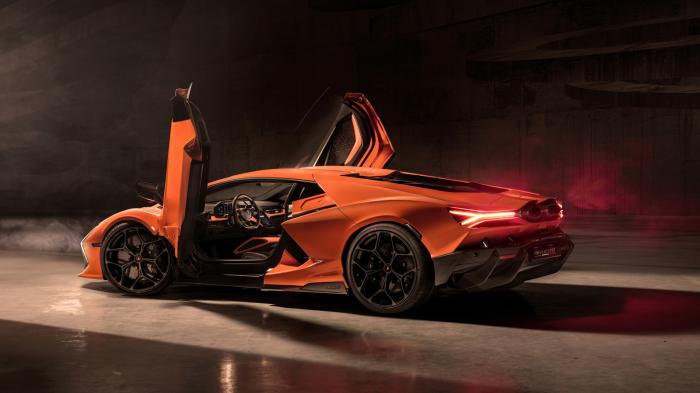 Ειδικά ελαστικά υπέρ υψηλών επιδόσεων Bridgestone για τη νέα Lamborghini Revuelto