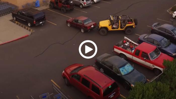 Έκλεψε θέση parking και τον έκαναν καροτσάκι [video]