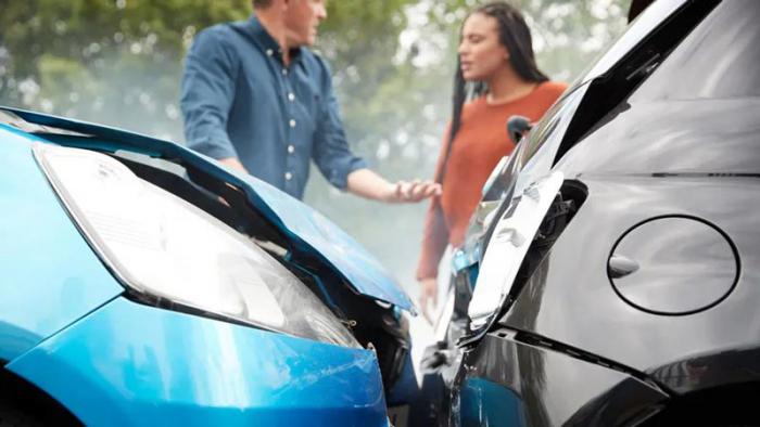 Έληξε η ασφάλεια του αυτοκινήτου σου: Επιτρέπεται να οδηγείς μέχρι την ανανέωση;