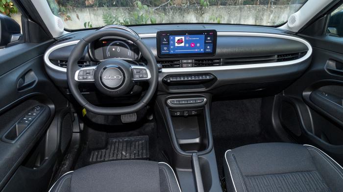 Fiat 600 VS Suzuki Vitara. Ποιο ξεχωρίζει σε εξοπλισμό ασφάλειας και άνεσης. Fiat 600 VS Suzuki Vitara. Ποιο ξεχωρίζει σε εξοπλισμό ασφάλειας και άνεσης.