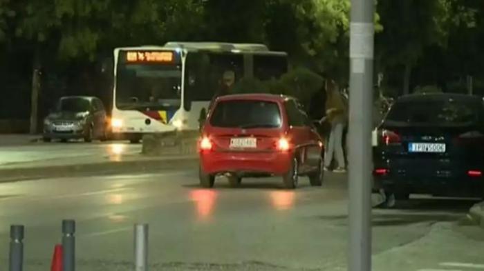 Γυναίκα παρασύρθηκε από ΙΧ σε ζωντανή μετάδοση 