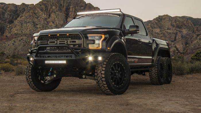 Μόλις ξεκίνησε η παραγωγή του κτηνώδους Hennessey VelociRaptor 6x6, με την τιμή να διαμορφώνεται στις Η.Π.Α. στα 349.000 δολάρια. Δηλαδή μιλάμε πως πληρώνεις 293.770 ευρώ και παίρνεις ένα pick-up. Αλλ