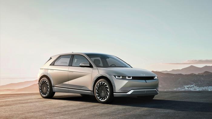 Hyundai IONIQ 5:    2022