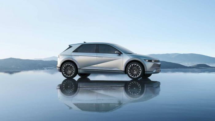 Φαίνεται ότι η Hyundai, μετά το Kona και το Ioniq 5, ετοιμάζεται να λανσάρει ένα νέο μικρό ηλεκτρικό SUV πόλης, με δυνατότητα ισχύς μέχρι 184 ίππους Φαίνεται ότι η Hyundai, μετά το Kona και το Ioniq 5, ετοιμάζεται να λανσάρει ένα νέο μικρό ηλεκτρικό SUV πόλης, με δυνατότητα ισχύς μέχρι 184 ίππους