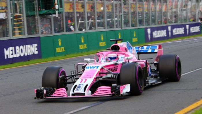 Η Force India προμηθεύεται κινητήρες και κιβώτιο από την Mercedes αλλά κατασκευάζει μόνη της το υπόλοιπο μονοθέσιο. 