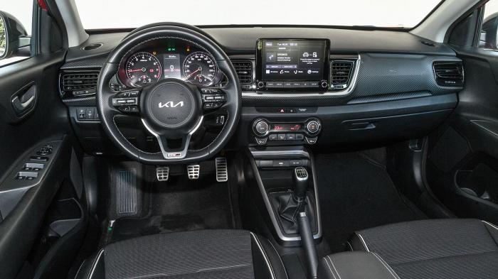 Kia Stonic VS Volkswagen T-cross. Ποιο ξεχωρίζει σε εξοπλισμό ασφάλειας και άνεσης.