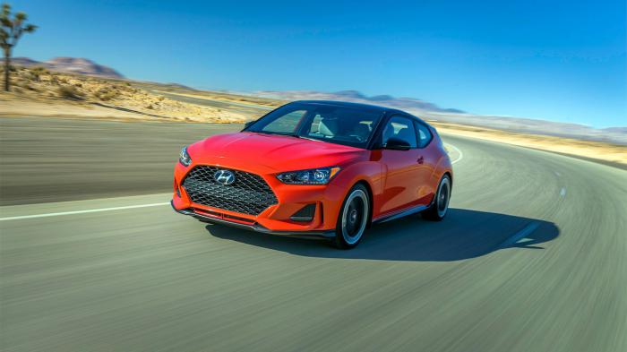 Στην αποκάλυψη της νέας γενιάς του Veloster προχώρησε στο Σαλόνι Αυτοκινήτου του Ντιτρόιτ, η Hyundai.