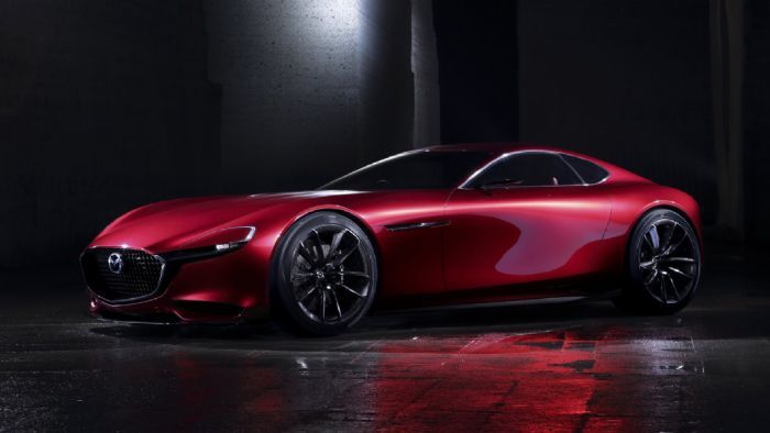 Με νέο Wankel κινητήρα τεχνολογίας SKYACTIV θα εφοδιάσει τον αντικαταστάτη του RX-8 η Mazda. Στη φωτογραφία βλέπουμε το Mazda RX-Vision Concept του 2015.