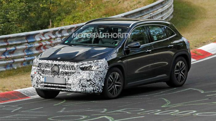 Η Mercedes GLA του 2024 σε δοκιμές στο Nürburgring