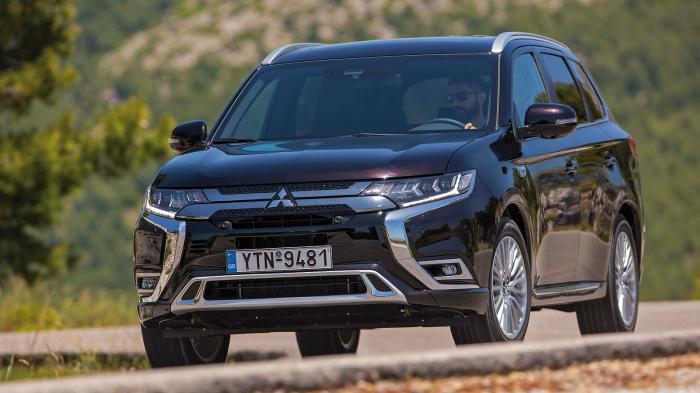 Δοκιμάζουμε το νέο Mitsubishi Outlander PHEV Δοκιμάζουμε το νέο Mitsubishi Outlander PHEV