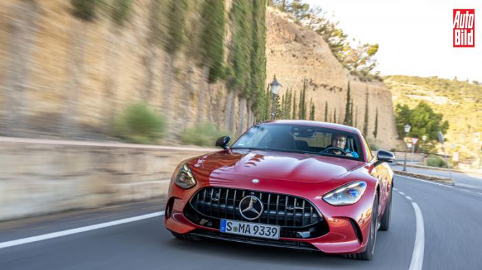 Mercedes-AMG GT 63 Coupé:     luxury  