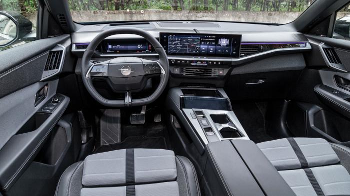 Opel Grandland. Πόσο καλό είναι σε εξοπλισμό άνεσης και ασφάλειας.