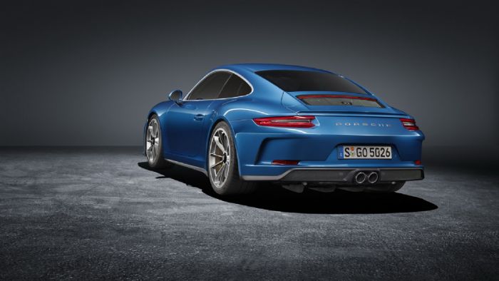 Η νέα 911 GT3 Touring Package δημιουργήθηκε γιατί η Porsche απογοητεύθηκε από τους πελάτες της που μεταπωλούν τις 911 R που κατέχουν, βγάζοντας τεράστια κέρδη.