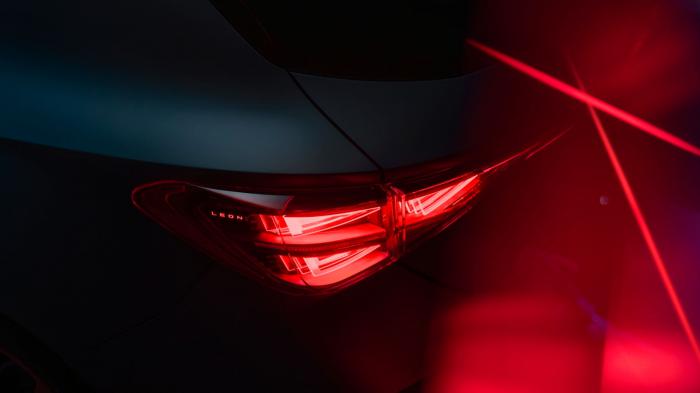 Τα πίσω φώτα του CUPRA Leon.
Τα πίσω φώτα του CUPRA Leon.