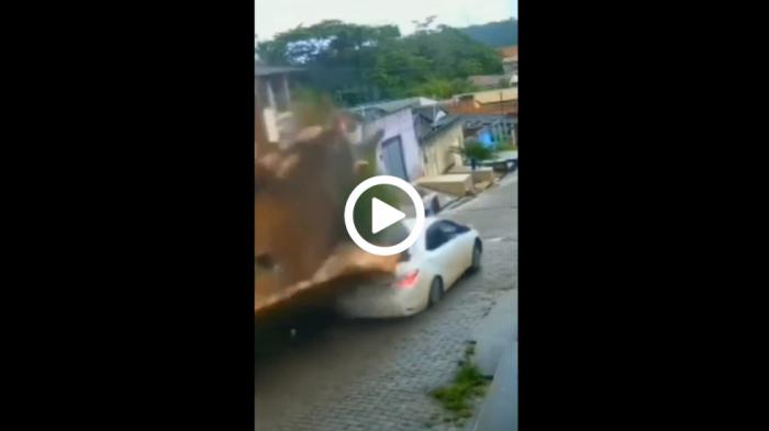 Σπίτι τρακάρει αυτοκίνητο [video]