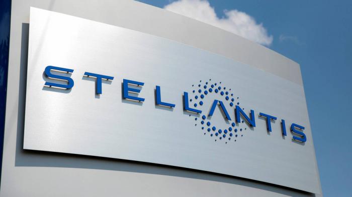 Stellantis:    2021  