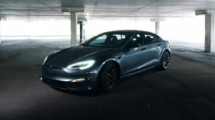 Στη χώρα μας τα Tesla των 1020 ίππων Στη χώρα μας τα Tesla των 1020 ίππων