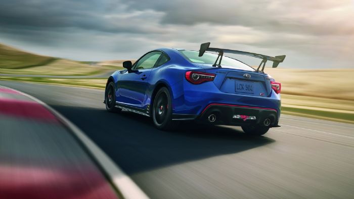 Η Subaru επιβεβαίωσε πως κάθε μοντέλο της θα αποκτήσει μια επετειακή έκδοση προς τιμήν των 50 χρόνων της στην αγορά των Η.Π.Α. (στη φωτογραφία το Subaru BRZ tS).